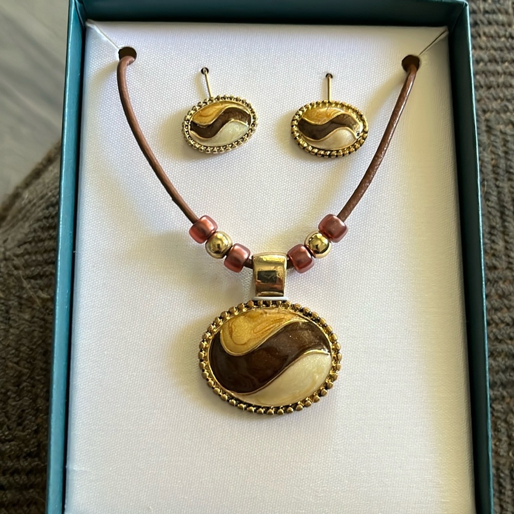 Leather cord necklace and earring